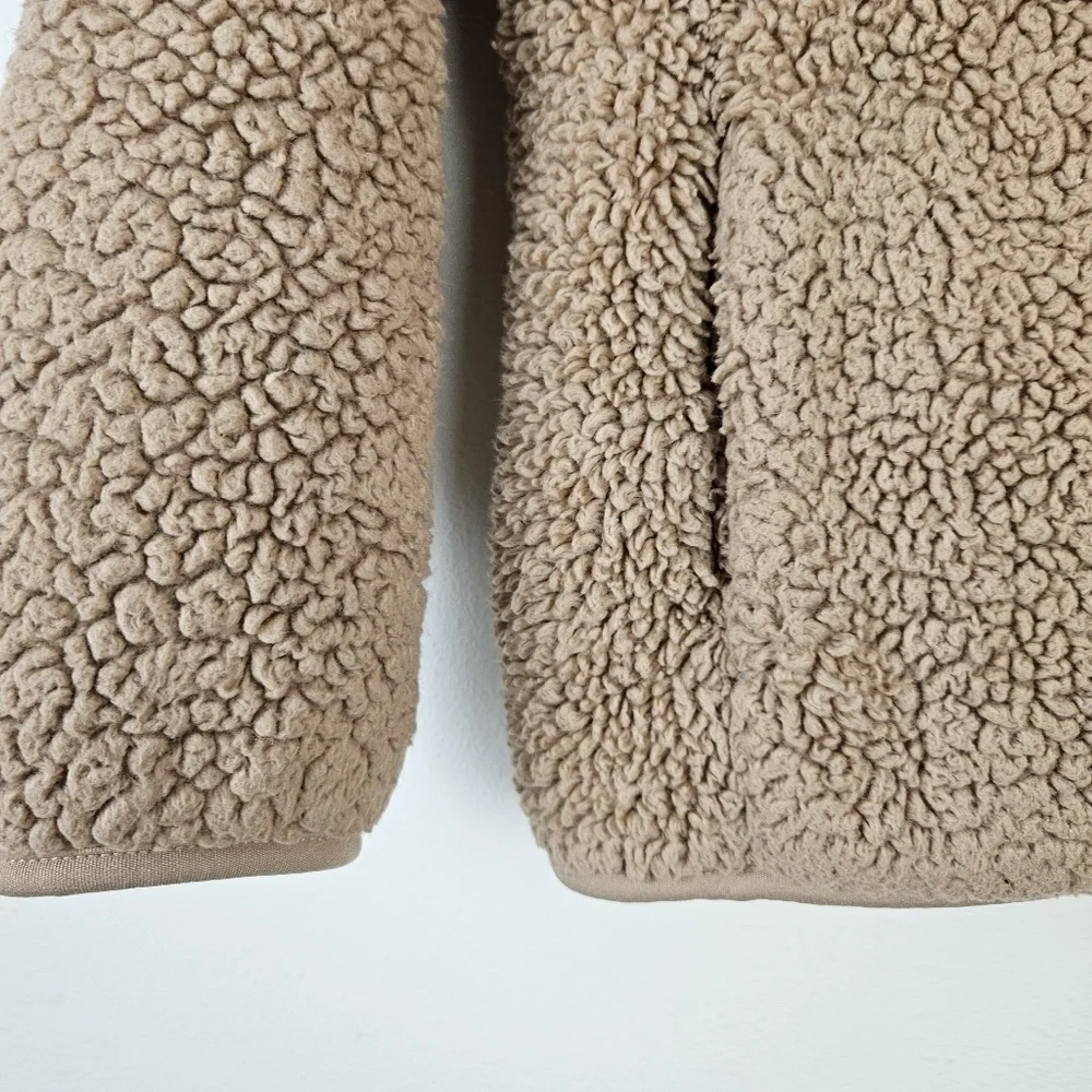 Uniqlo Kids Sherpa Jacket Size 7-8